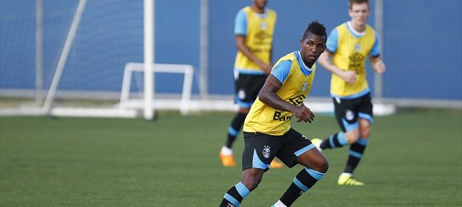 Recuperado de lesão, Bolaños é trunfo do Grêmio contra o Santos na Vila Belmiro