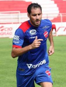 Após vitória em clássico, Frontini, do Vila Nova, dispara contra ex-dirigente