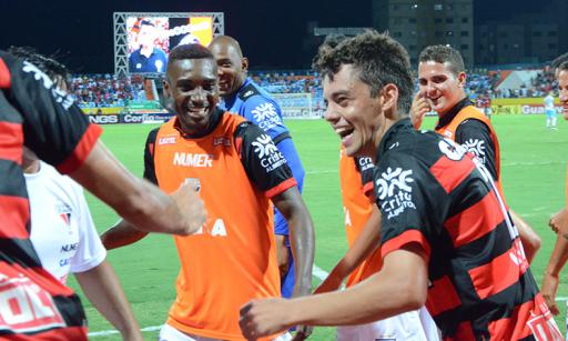 Matheus Ribeiro ri depois de marcar dos gols contra o Paysandu