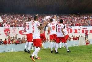 Série B: Embalado pelo clássico, Vila Nova tem a volta de seis jogadores