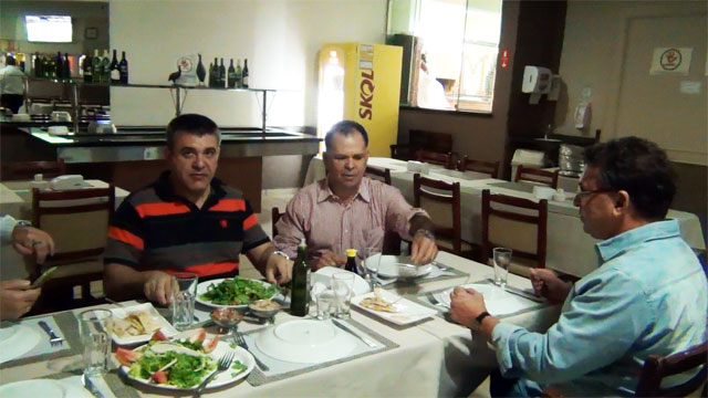 Estevam Soares saboreou a melhor comida servida atualmente em Campinas ao lado do Dadá e dos apresentadores do 