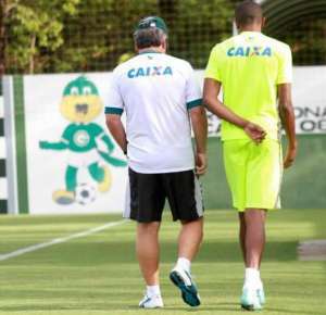 Série B: Gilson Kleina e zagueiro Felipe Macedo são advertidos pelo STJD
