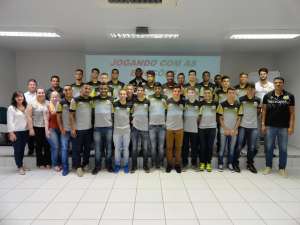 Categorias de base do Grêmio Novorizontino participam de palestra sobre emoções