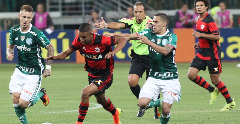 STJD reduz multa do Palmeiras por confusão em jogo contra o Flamengo