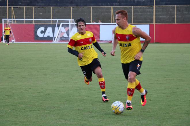 Zé Love quer o Leão ligado para vencer o Cruzeiro no domingo (Foto: Divulgação / Vitória)