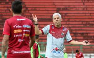 Série B: Ricardinho foi diagnosticado com anemia, mas comanda Tupi contra Sampaio