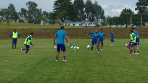 Série B: Roberto Fernandes conta com novidades no Paraná para enfrentrar Vasco da Gama