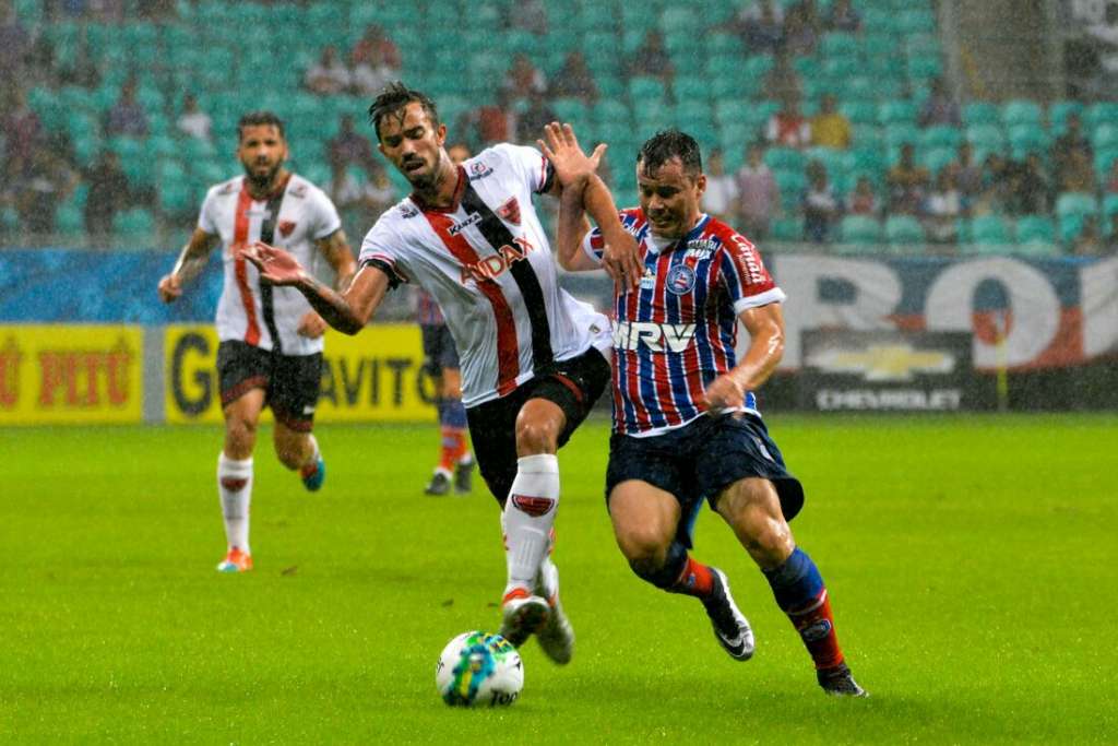 A partida entre Bahia e Oeste no primeiro turno marcou a estreia de Guto Ferreira