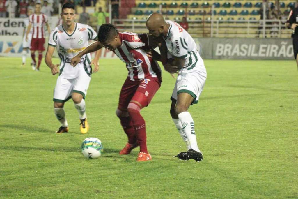 Luverdense conta com duas falhas de Rodolpho e vira pra cima do Náutico com gols de Alfredo - Diogo Carvalho/Assessoria