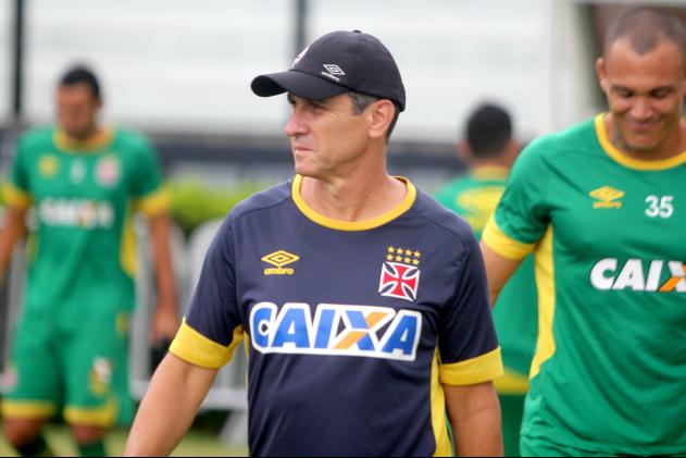 Jorginho comenta que esperava estar pensando somente no título (Foto: Paulo Fernandes/Vasco)