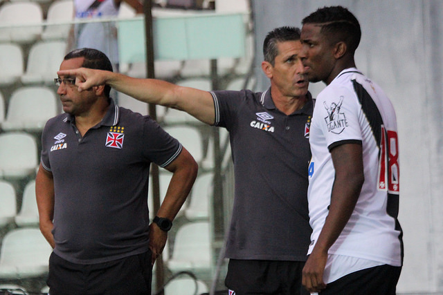 Técnico Jorginho colocou Thalles em campo, que fez o gol que deu a vitória ao Vasco. Foto: vasco.com.br