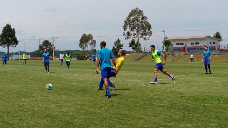 Série B: Roberto Fernandes trabalha com o Paraná para ‘jogo dos 12 pontos’