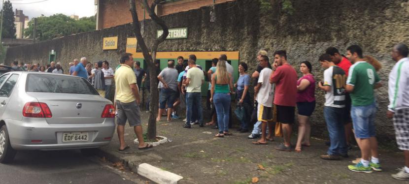 Série C : Torcida do Guarani vai às compras por ingressos das finais contra Boa Esporte