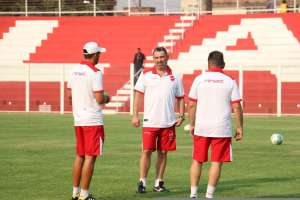 Série B: Mateus Anderson agrada no Vila Nova e ganha elogios do técnico