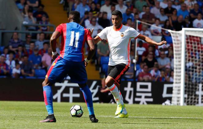 Aderlan Santos quer vitória do Valencia sobre o Deportivo La Coruña