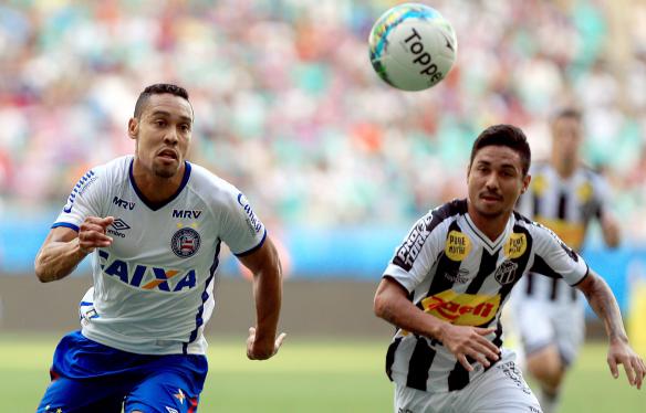 Bahia foi para cima do ceará e conquistou a virada que o deixa encostado no G4 da Série B. Foto: Felipe Oliveira