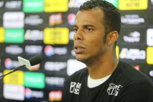 Série B: Ceará dispensa zagueiro e torcida pede a cabeça do presidente que bancou Soares