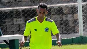 Série B: Juninho, lateral do Goiás, coloca Atlético-GO como 