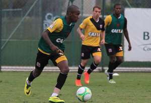 Tupi rescinde com dupla antes mesmo do fim da Série B