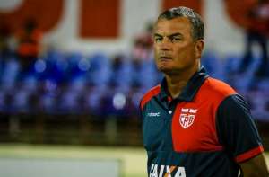 Série B: Juliano fica fora e CRB treina com Júlio César debaixo das traves