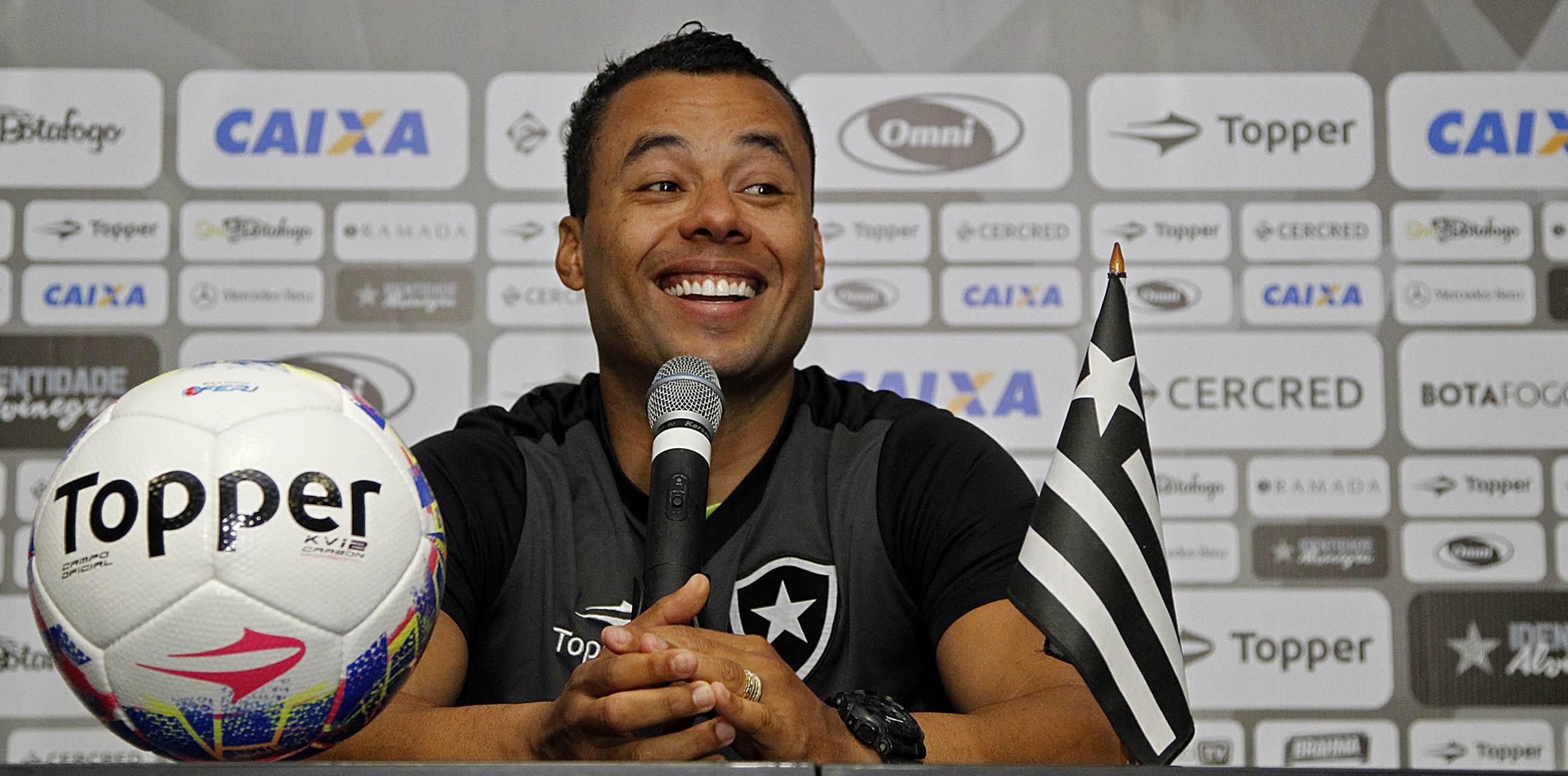 Jair faz mistério para clássico e vê ‘pressão gostosa’ no Botafogo por vaga no G6