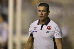 Série B: Jorginho lamenta desempenho do Vasco no 1º tempo após derrota no RS