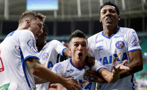 Juninho fez o gol que colocou o Bahia dentro do G4