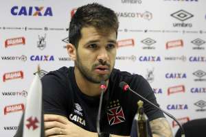 Série B: Admitindo momento ruim do Vasco, Luan espera que torcida apoie o time