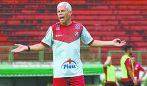 Série B: Com apenas cinco pontos em nove jogos, técnico Ricardinho deixa o Tupi