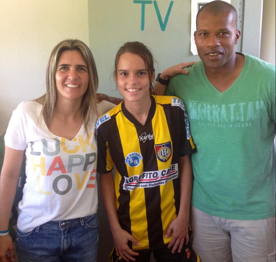 Na foto em 2013, Emily Lima, Ana Vitória e Luiz Antônio