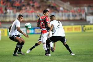 SÉRIE B: CRB tenta encostar no G4 e Joinville uma sobrevida