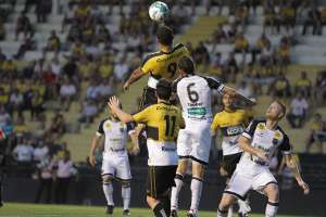 Série B: Ceará defende tabu contra o Vila Nova-GO no Castelão