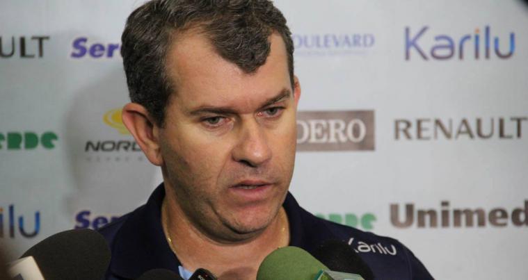 Treinador entende que os desfalques prejudicaram a trajetória do Londrina (Foto: Wellington Ferrugem / Londrina)