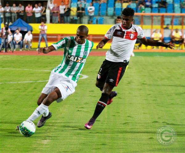 Goiás 3 x 2 Joinville - JEC sofre a virada e se afunda de vez no Z4 2 0002050209011 img