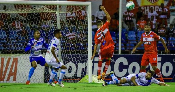 CRB perde em casa o jogo e a chance de voltar a série A nacional. Foto: Pei Fon / Portal TNH1