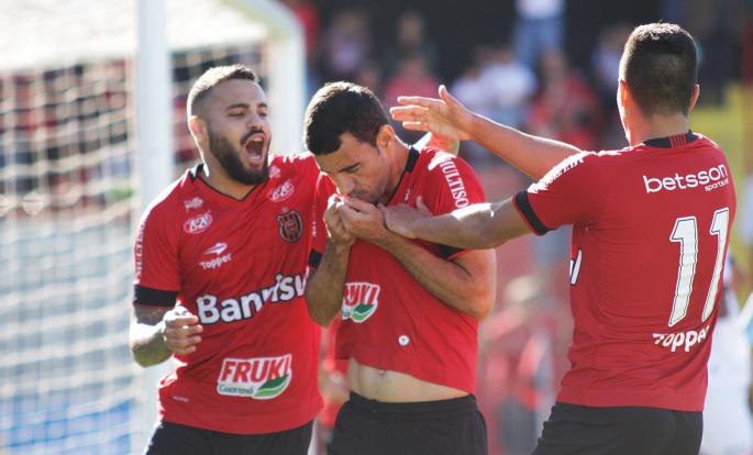 Brasil vencia até os 52 minutos, mas sofreu o empate. Fotos: Carlos Insuarriaga