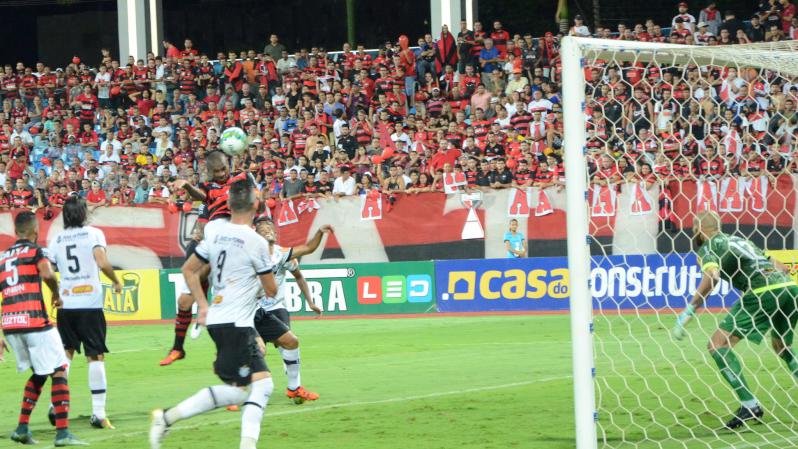 No vira-vira, o Atlético-GO venceu o Tupi por 5 a 4