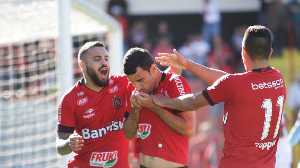 Brasil vencia o oeste até os 52 minutos do segundo tempo. Foto: Carlos Insarruiaga