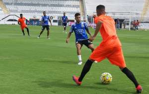 Ponte Preta vence o Atibaia em jogo-treino no estádio Moisés Lucarelli