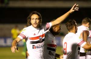 Meia deixa o Botafogo-SP e acerta com time carioca