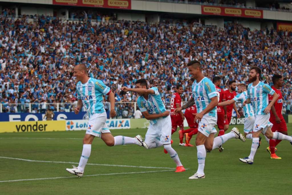 Ídolo da torcida do Avaí, Marquinhos marcou dois gols e merece estar na Seleção FI
