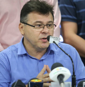 Robinson Castro acordou tarde demais. Pede para sair!