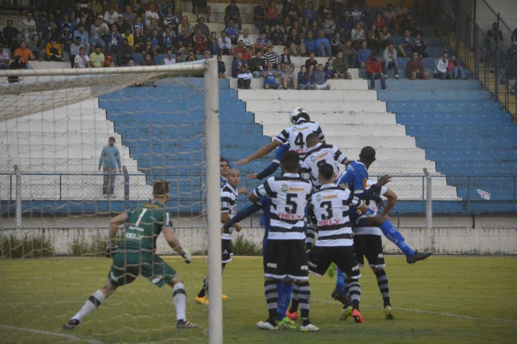 Defesa do XV se saiu bem e chega em peso na seleção (Foto: Filippo Ferrari)