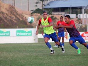 Série B: Esquerdinha treina cotado para ser titular do Náutico contra o Tupi