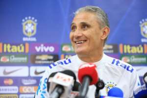 Tite revela que vai observar jogadores no recesso da Seleção Brasileira até março