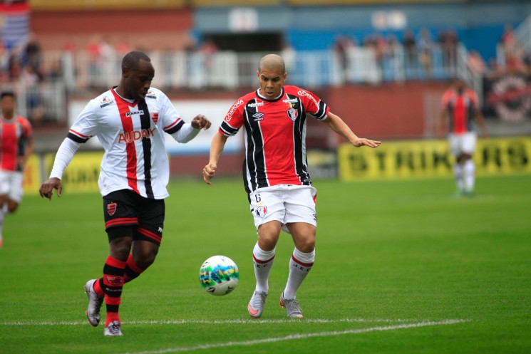 Joinville e Oeste se encontram nesta sexta-feira. (Foto: Divulgação)