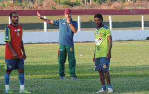 Série B: Vinícius Saldanha prepara Sampaio com novidades contra Atlético-GO