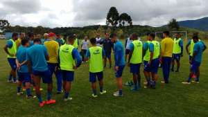 Série B: Paraná trabalha com interino e dá 'oportunidade aos esquecidos'