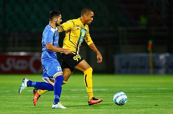 Pedro Henrique comemora vitória do Sepahan sobre vice-líder do Campeonato  Iraniano