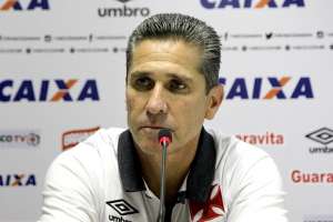 Jorginho diz entender desconfiança dos vascaínos, mas pede: 'Precisamos de apoio'